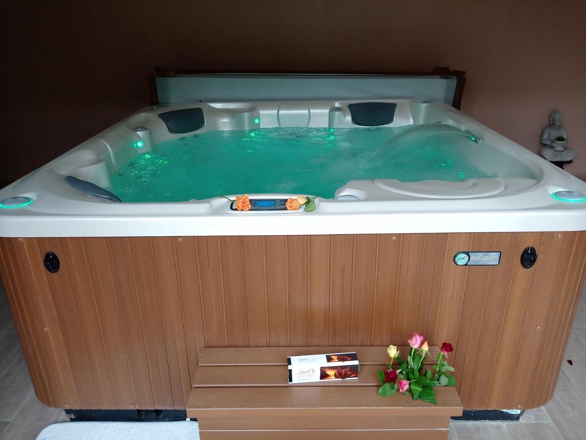 La Villa Du Bearn Garlin 外观 照片